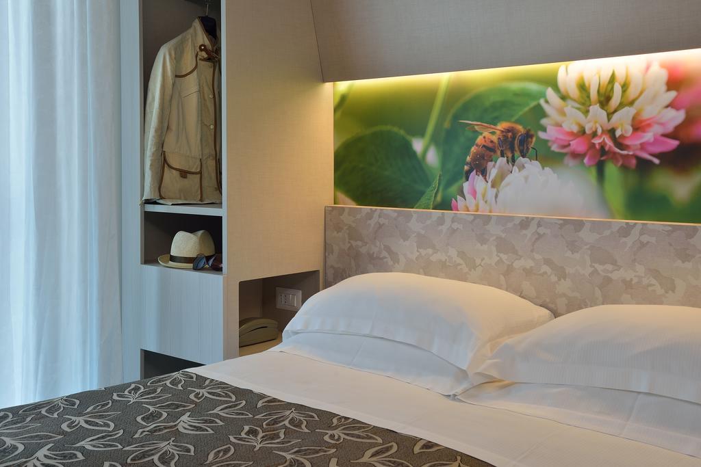 Clipper Hotel เปซาโร ห้อง รูปภาพ